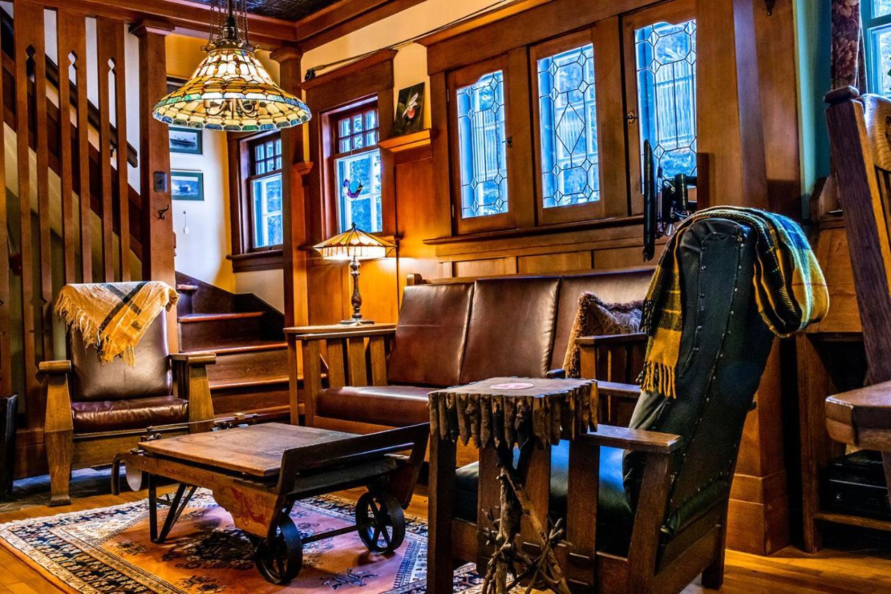 לינה וארוחת בוקר Bragg Creek The Craftsman House מראה חיצוני תמונה