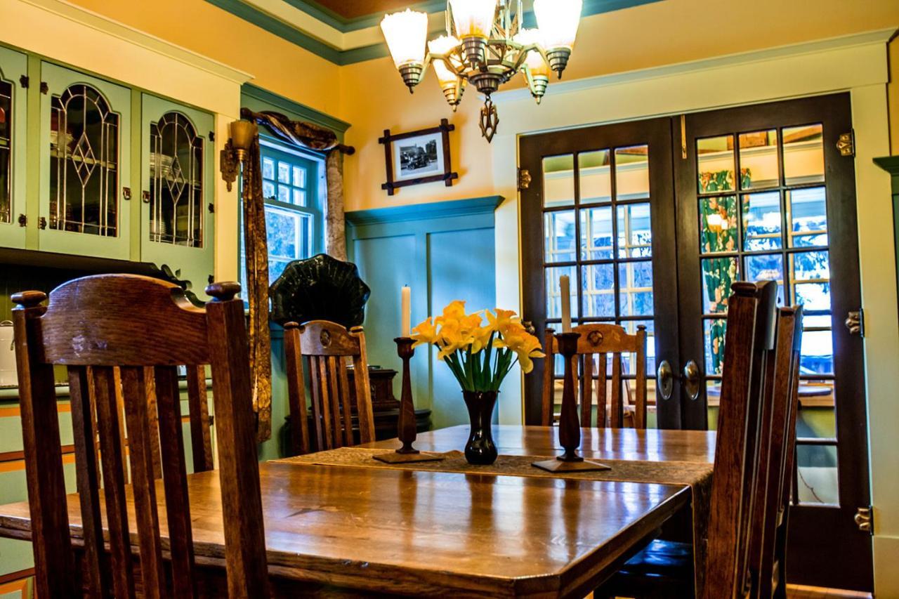 לינה וארוחת בוקר Bragg Creek The Craftsman House מראה חיצוני תמונה